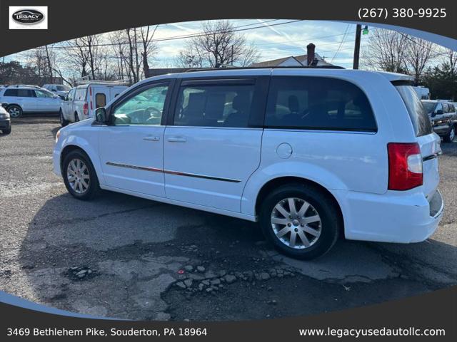 2016 Chrysler Town & Country Touring