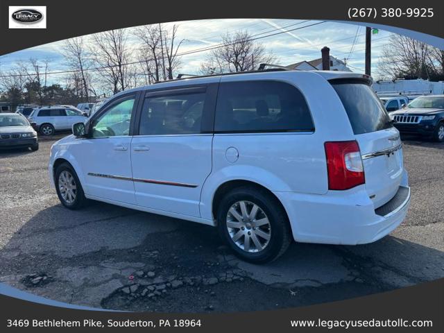 2016 Chrysler Town & Country Touring
