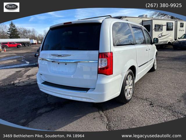 2016 Chrysler Town & Country Touring