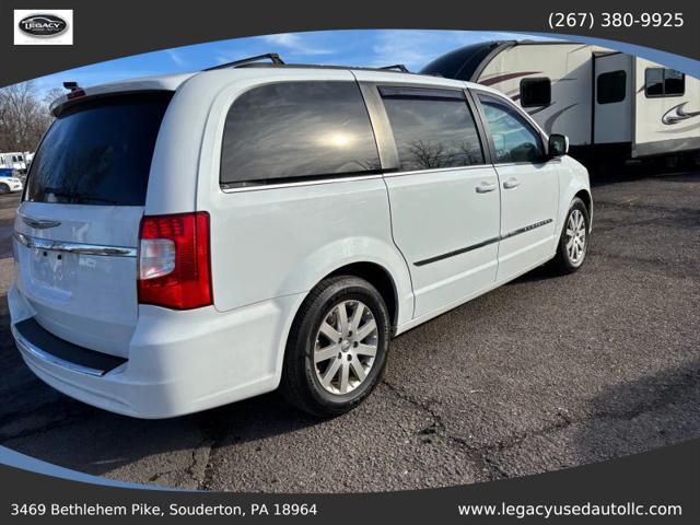 2016 Chrysler Town & Country Touring