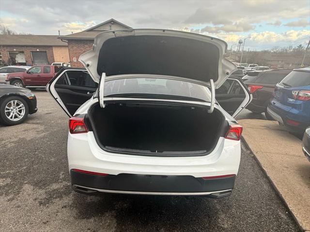 2022 Kia K5 LXS