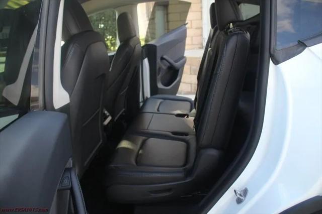 2022 Tesla Model Y Long Range Dual Motor All-Wheel Drive