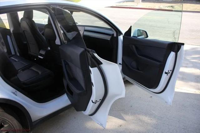 2022 Tesla Model Y Long Range Dual Motor All-Wheel Drive