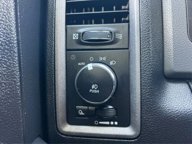 2017 Ram 1500 Express Crew Cab 4x4 5'7" Box