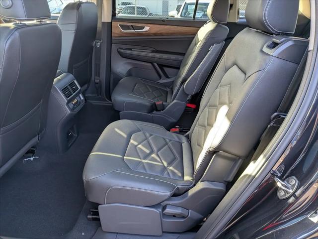 2026 Volkswagen Atlas SE with Technology