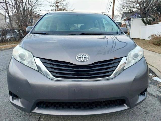 2014 Toyota Sienna LE