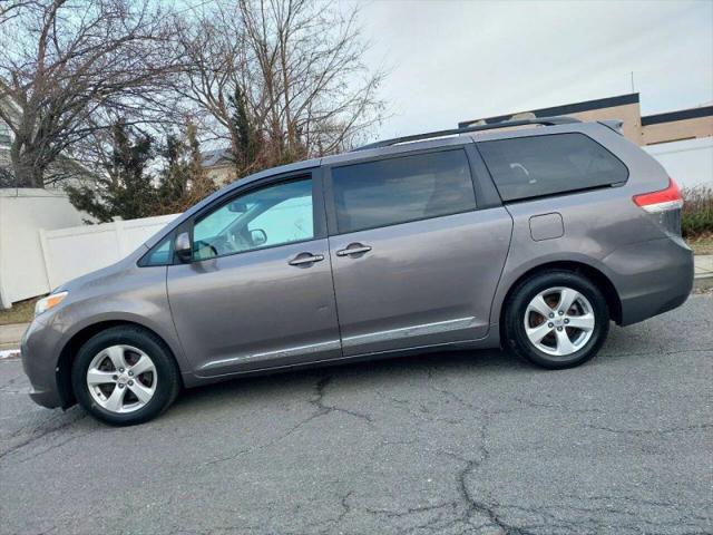 2014 Toyota Sienna LE