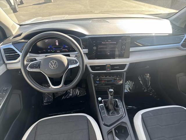 2025 Volkswagen Taos 1.5T SE
