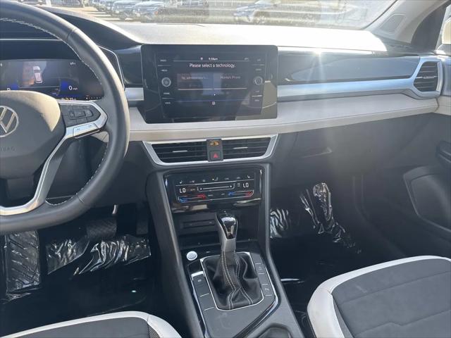 2025 Volkswagen Taos 1.5T SE