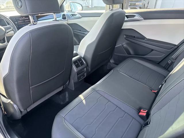 2025 Volkswagen Taos 1.5T SE