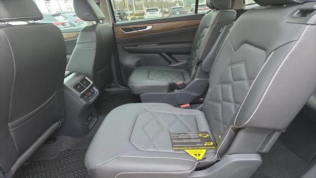 2026 Volkswagen Atlas SE with Technology