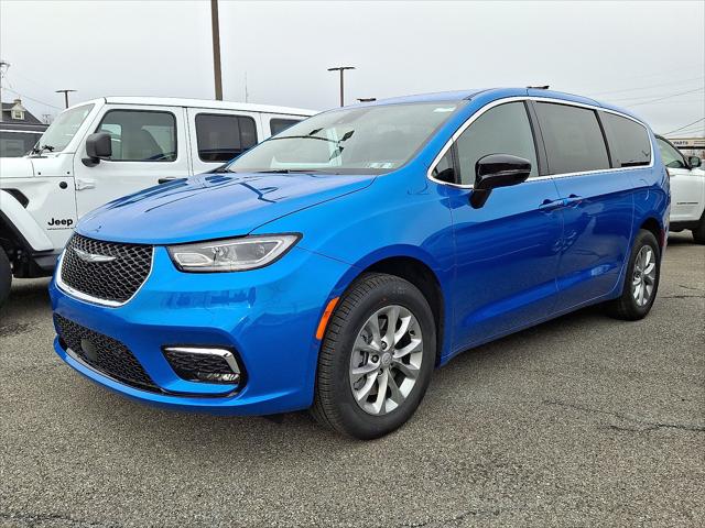 2026 Chrysler Pacifica Select AWD