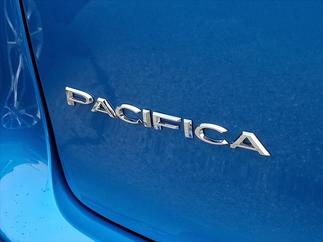 2026 Chrysler Pacifica Select AWD