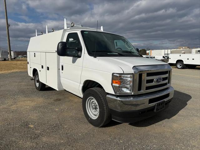 2025 Ford E-350 Cutaway E-Series Cutaway
