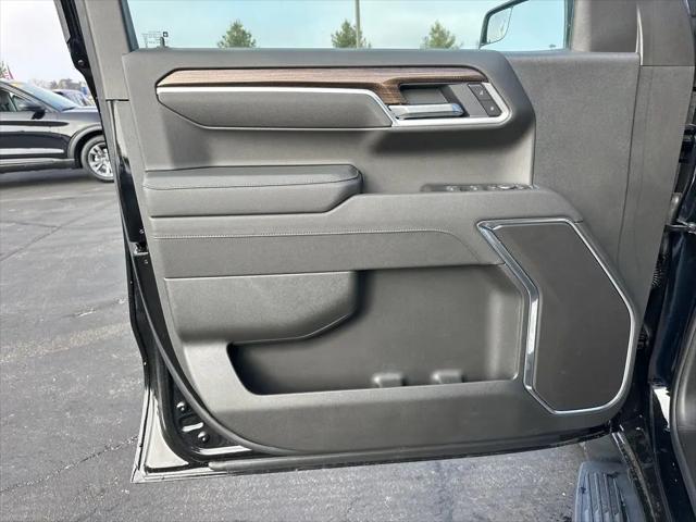 2026 Chevrolet Silverado 1500 4WD Crew Cab Standard Bed LT