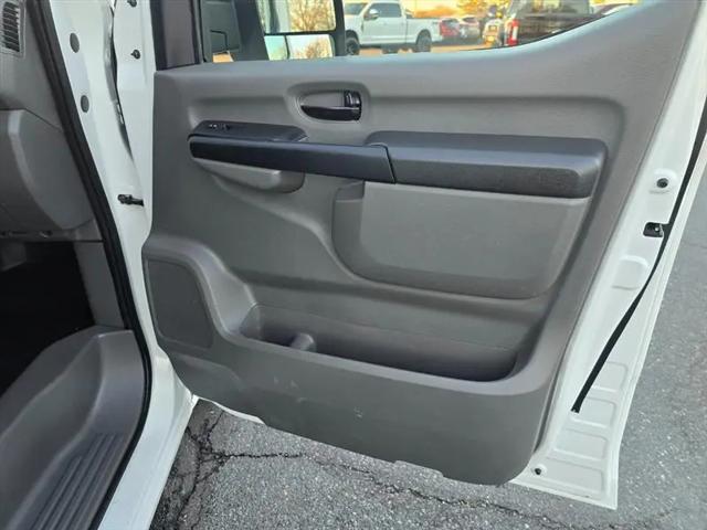 2021 Nissan 2500 SV Standard Roof V6