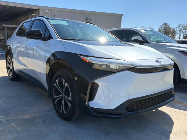 Used 2024 Toyota bZ4X XLE with VIN JTMAAAAA5RA043271 for sale in Lake Charles, LA
