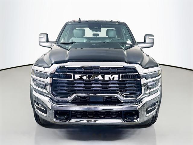 2026 RAM 5500 Chassis RAM 5500 TRADESMAN CHASSIS CREW CAB 4X4 60 CA