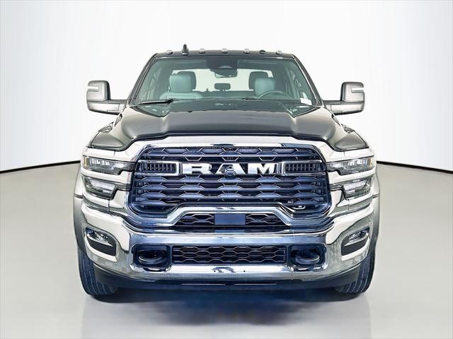 2026 RAM Ram 5500 Chassis Cab RAM 5500 TRADESMAN CHASSIS CREW CAB 4X4 60 CA