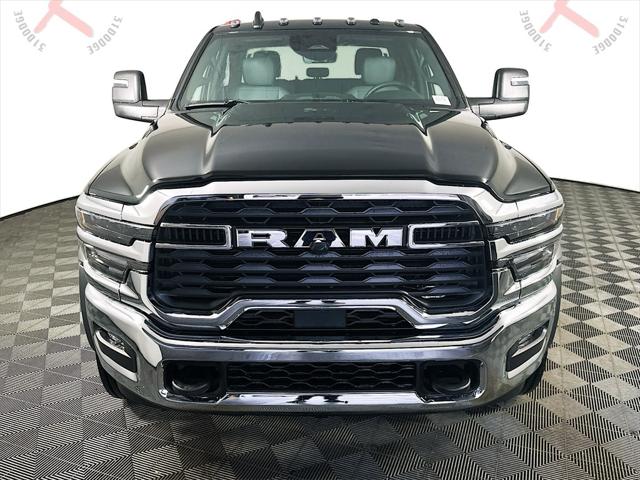 2026 RAM Ram 5500 Chassis Cab RAM 5500 TRADESMAN CHASSIS CREW CAB 4X4 60 CA