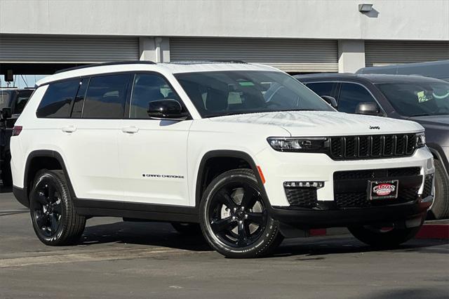 2025 Jeep Grand Cherokee GRAND CHEROKEE L LIMITED 4X4