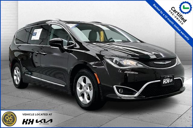2017 Chrysler Pacifica Touring-L Plus