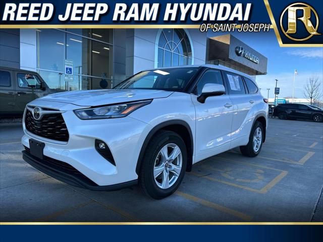 2020 Toyota Highlander LE