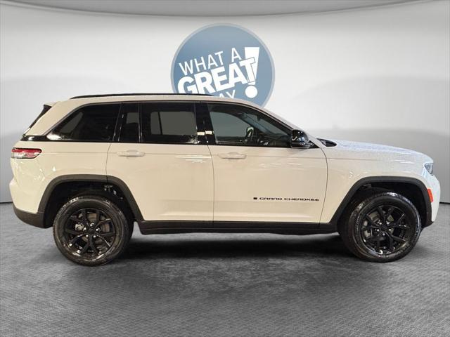2026 Jeep Grand Cherokee GRAND CHEROKEE LAREDO ALTITUDE 4X4