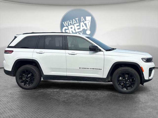 2026 Jeep Grand Cherokee GRAND CHEROKEE LAREDO ALTITUDE 4X4