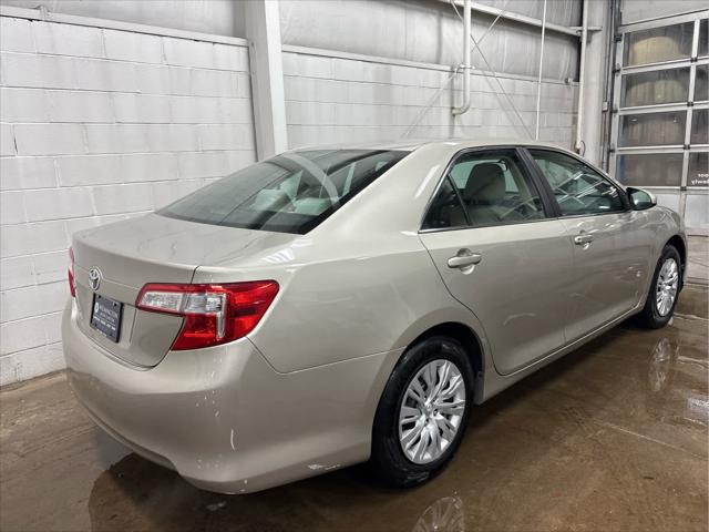 Used 2014 Toyota Camry For Sale in Wilmington, OH