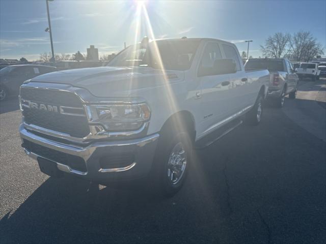 2022 RAM 3500 Tradesman Crew Cab 4x4 8 Box
