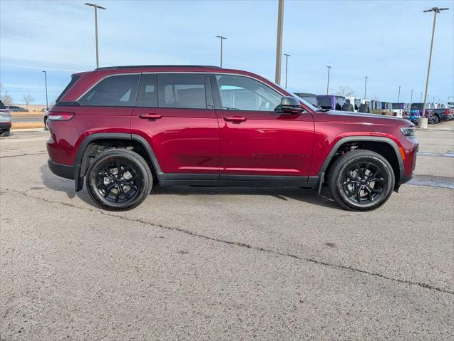2026 Jeep Grand Cherokee GRAND CHEROKEE LAREDO ALTITUDE 4X4 2026 Jeep Grand Cherokee GRAND CHEROKEE LAREDO ALTITUDE 4X4