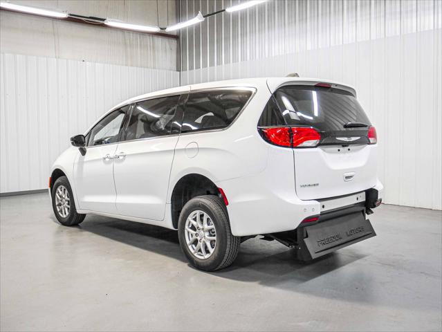 2026 Chrysler Voyager LX