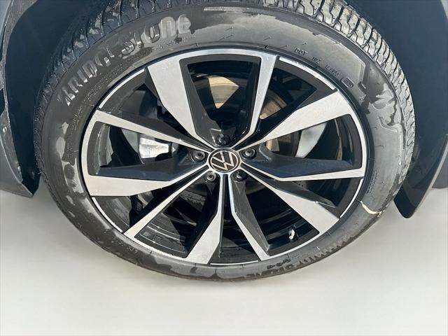 2026 Volkswagen Atlas Cross Sport SEL Premium R-Line