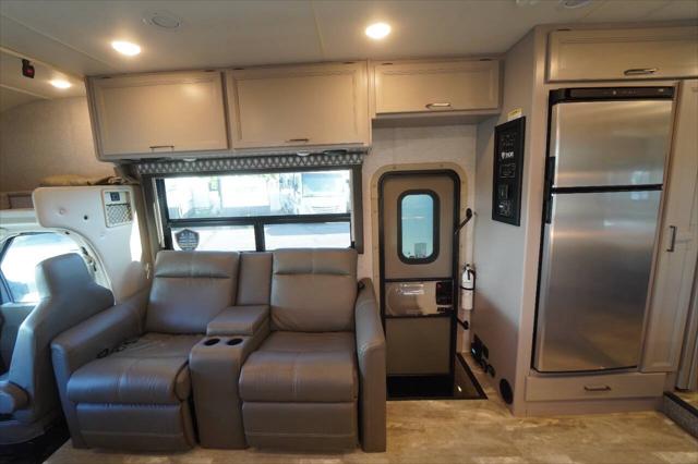 2023 Ford E-450 Cutaway KW29