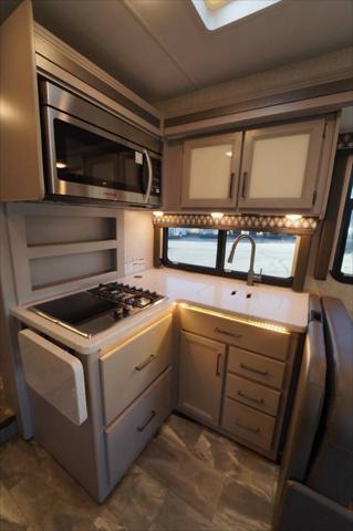 2023 Ford E-450 Cutaway KW29