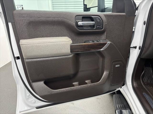 2022 GMC Sierra 1500 Limited 4WD Crew Cab Short Box SLT