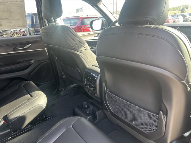 2025 Jeep Grand Cherokee L Limited 4x4