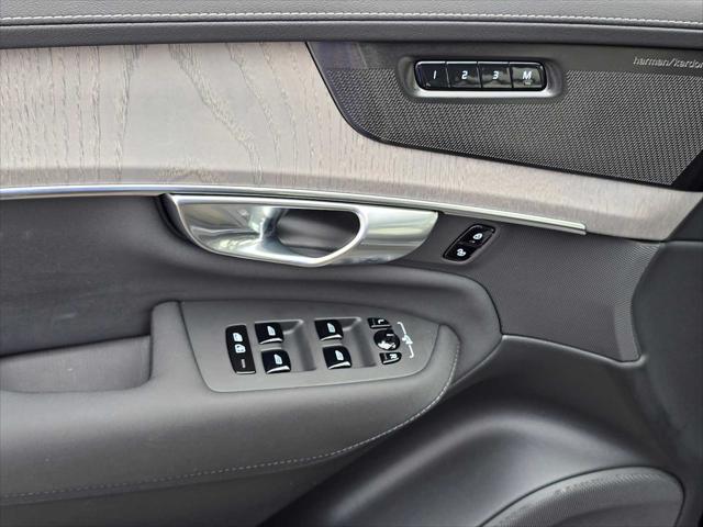 2026 Volvo XC90 Ultra, B6 AWD Gas (mild hybrid), Gasoline, Bright, 7 Seats