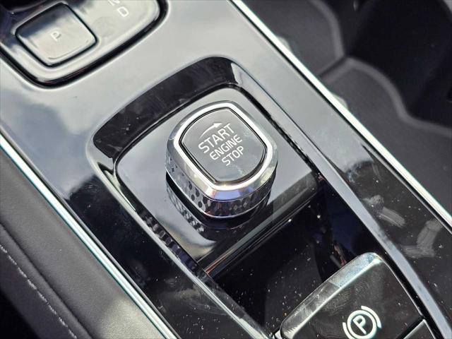 2026 Volvo XC90 Ultra, B6 AWD Gas (mild hybrid), Gasoline, Bright, 7 Seats