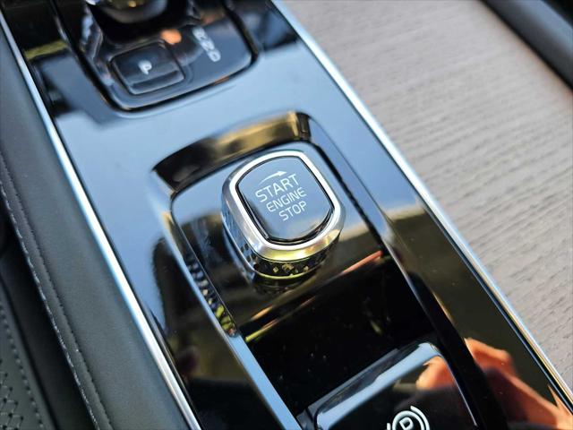 2026 Volvo XC90 Plug-In Hybrid Plus, T8 AWD, Electric/Gasoline, Bright, 7 Seats