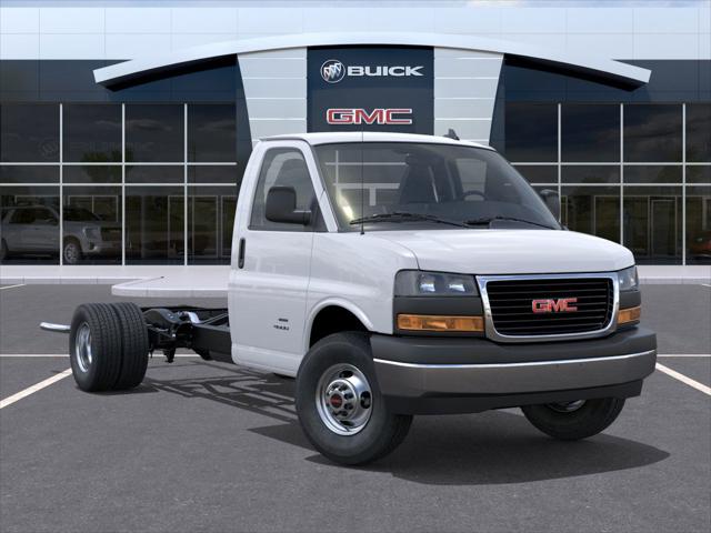 2025 GMC Savana Cutaway 4500 Van