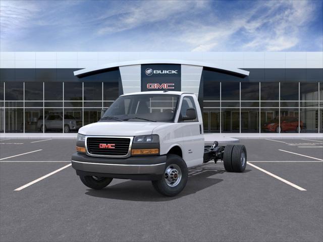 2025 GMC Savana Cutaway 4500 Van