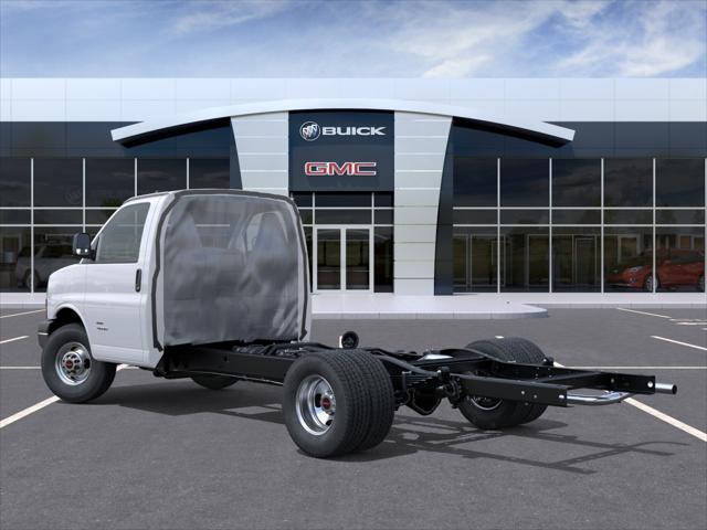 2025 GMC Savana Cutaway 4500 Van