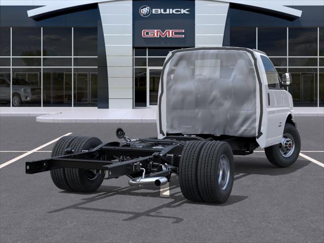 2025 GMC Savana Cutaway 4500 Van