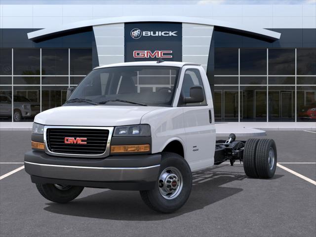 2025 GMC Savana Cutaway 4500 Van