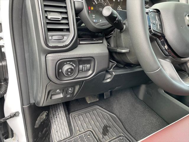 2026 Ram 1500 Limited Crew Cab 4x4 5'7" Box