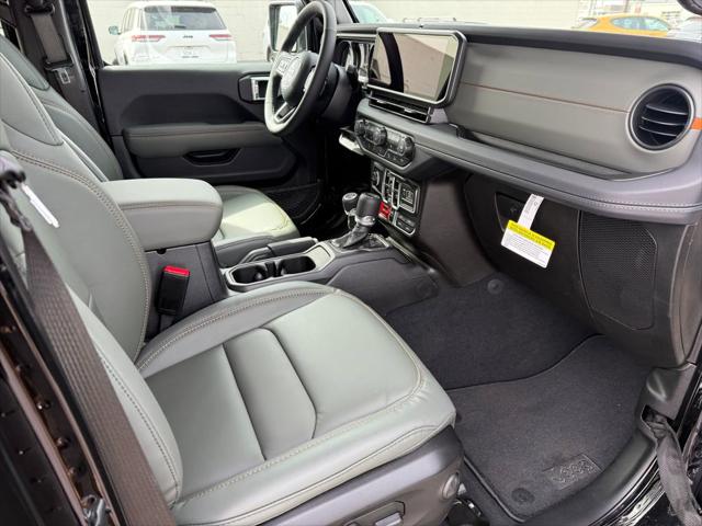 2026 Jeep Gladiator GLADIATOR MOJAVE X 4X4