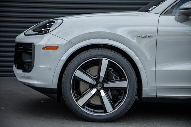 2026 Porsche Cayenne E-Hybrid Turbo