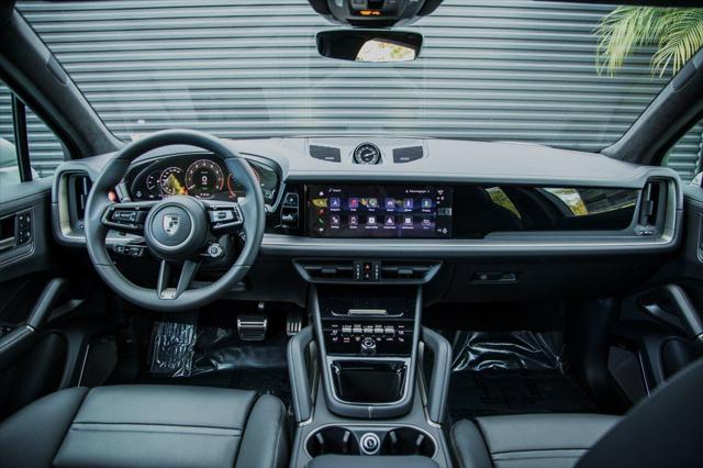 2026 Porsche Cayenne E-Hybrid Turbo